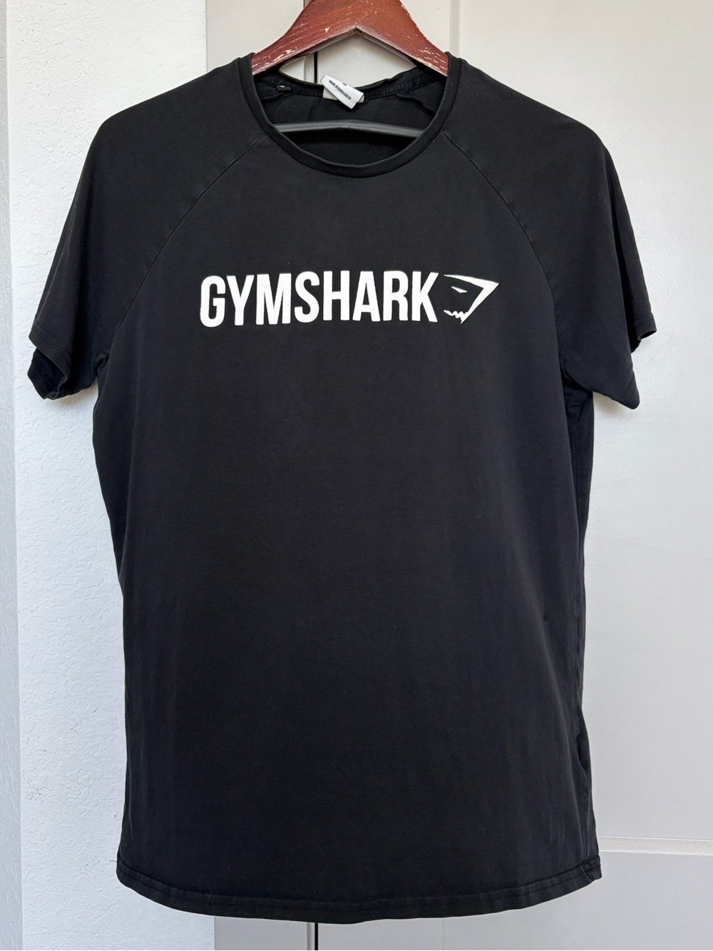 GYMSHARK APOLLO BLACK GRAPHIC TSHIRT MENS MEDIUM